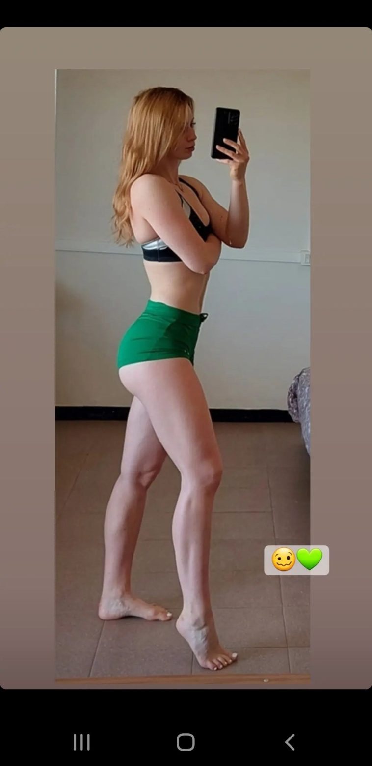Maria Gherca - green butt.
