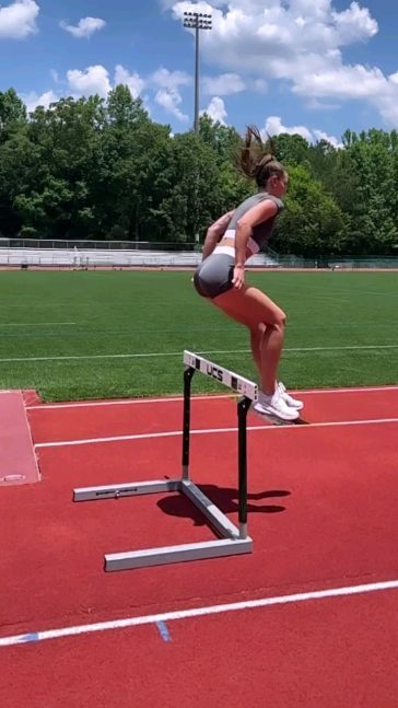 Canadian Pole Vaulter Robin Bone Hottest Female Athletes Canadian Pole Vaulter Robin Bone Hottest Female Athletes