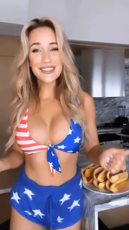 Paige Spiranac - Golfer - Hottest Female Athletes