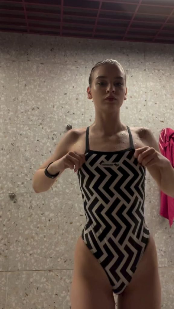 Elizabeth_Sandvik Hottest Female Athletes