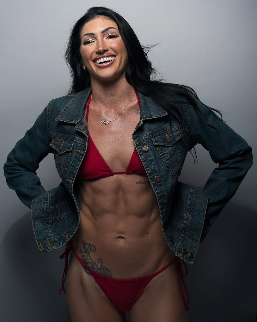 Anicka Newell - Canadian Pole Vaulter - Hottest Female Athletes